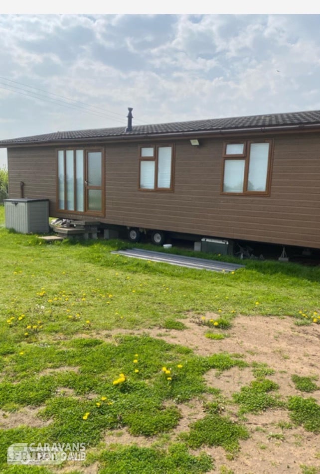 40 x 20ft Beautiful Lodge in Stafford