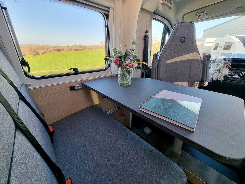 [4 berth ]Sunlight V67 S Adventure