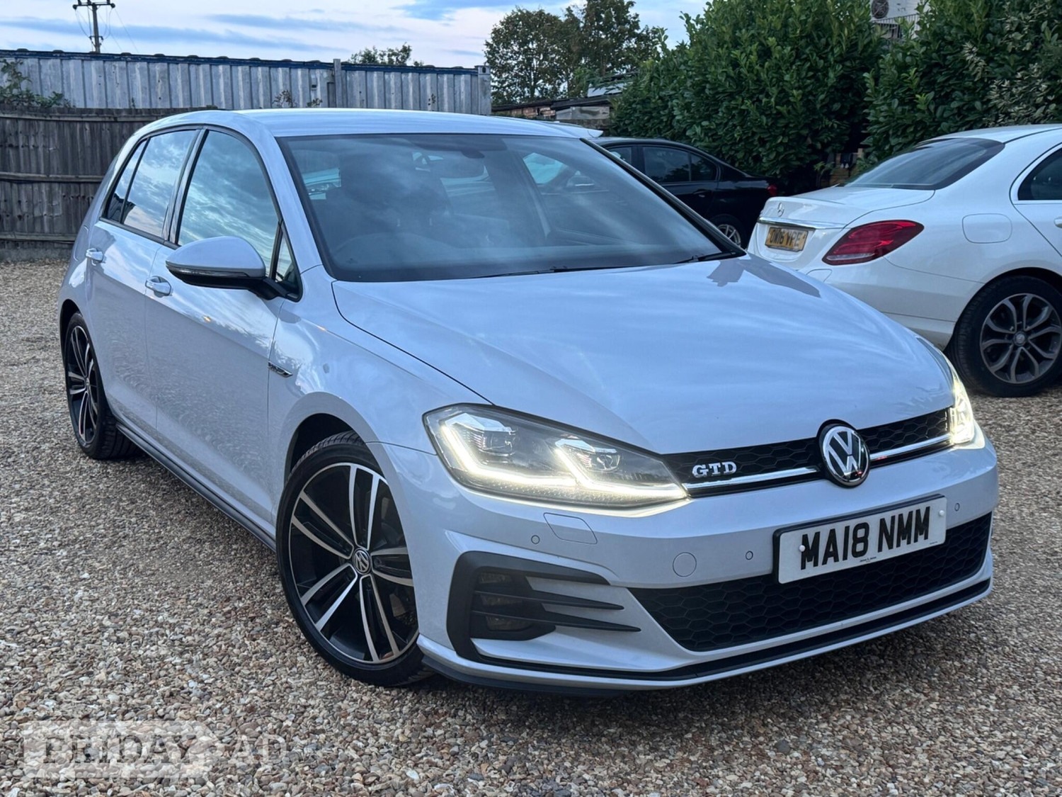 Volkswagen Golf 2018 - Cars
