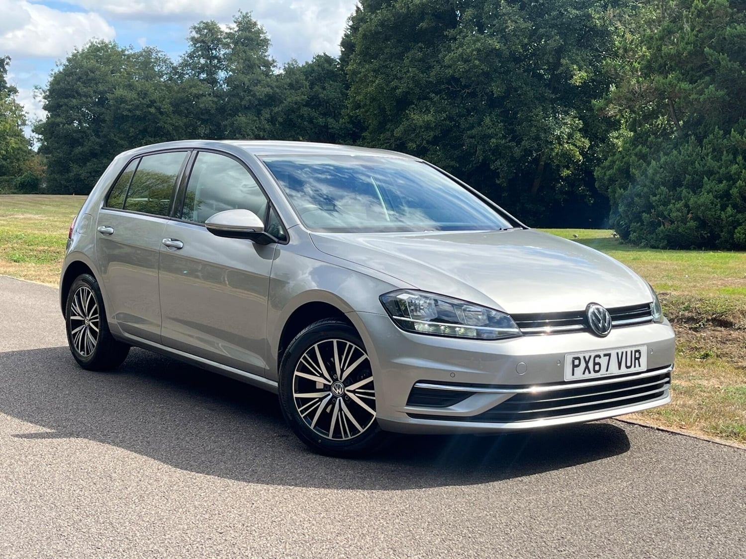 Volkswagen Golf 2017 in Addlestone