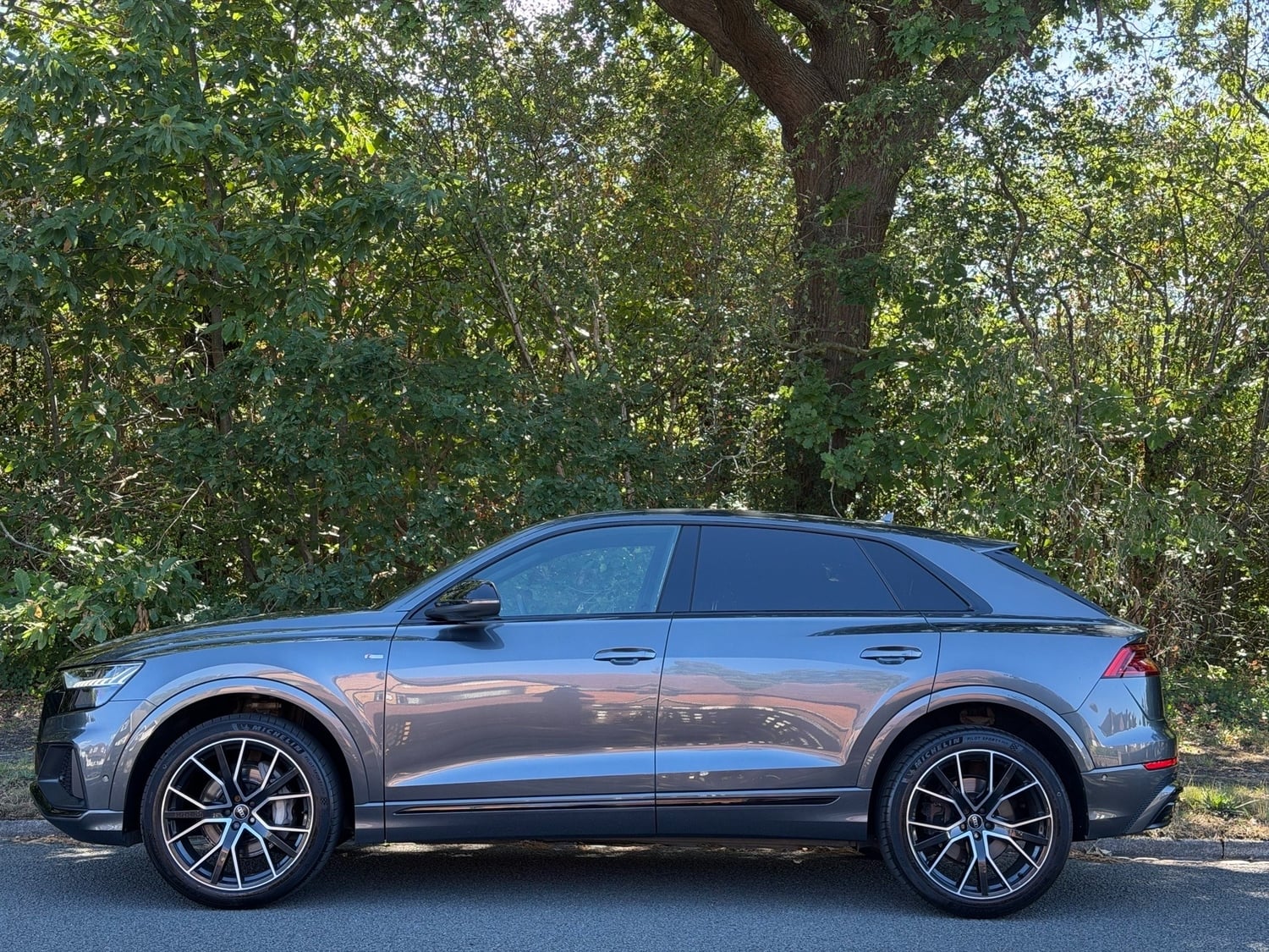 [ berth ]Audi Q8