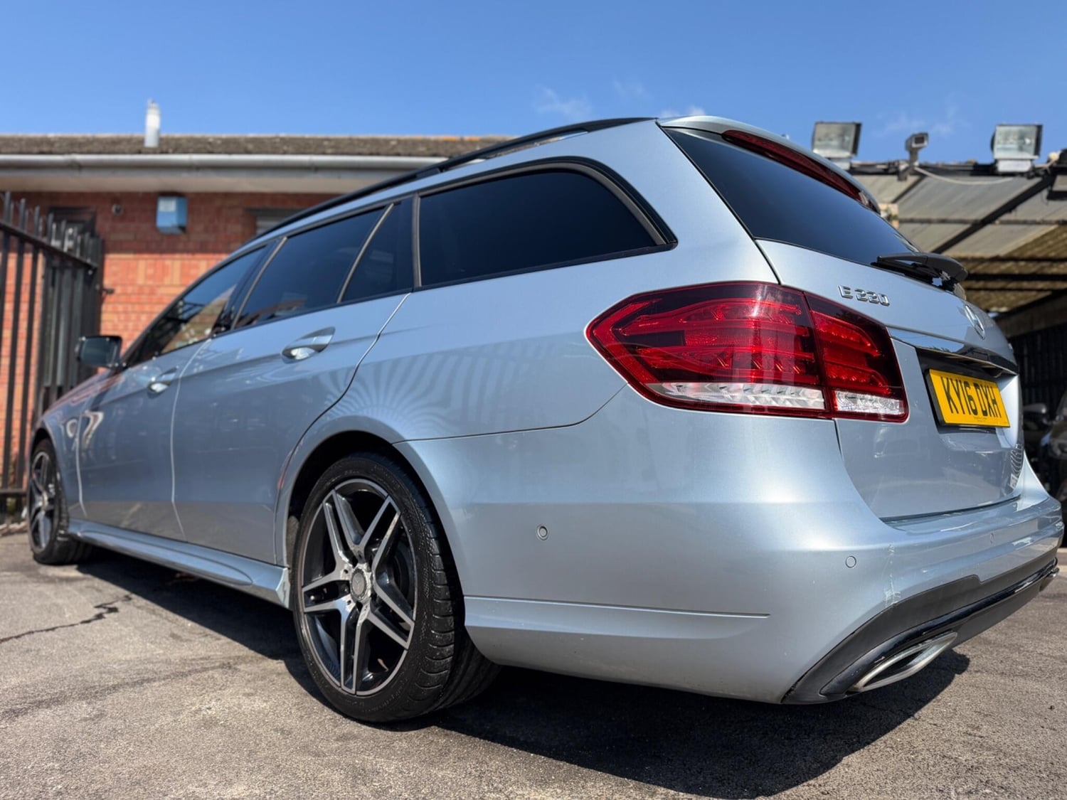 Mercedes-Benz E Class 2016 - Cars in Swindon
