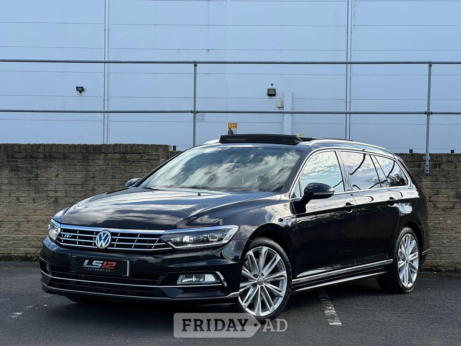 Volkswagen Passat 2016 in Leeds