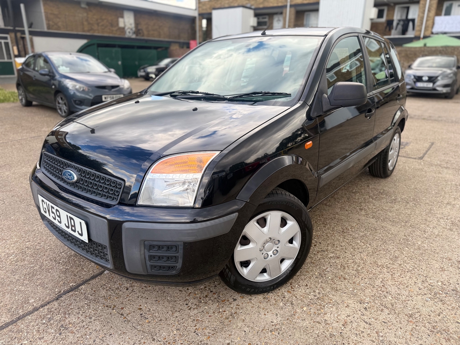 [ berth ]Ford Fusion
