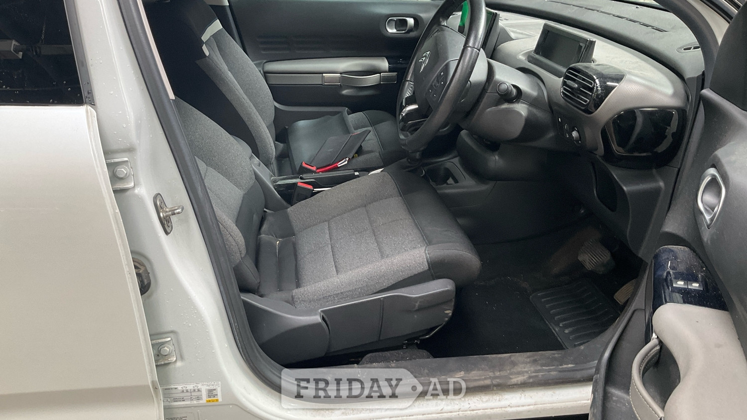 [ berth ]Citroen C4 Cactus
