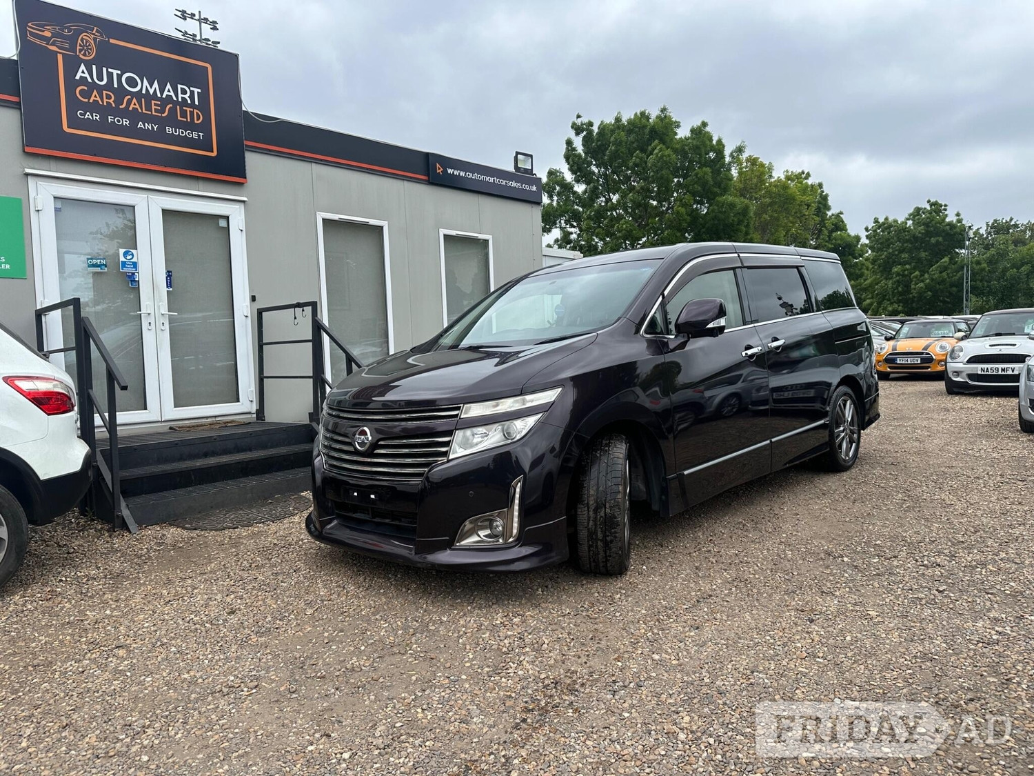 Nissan Elgrand 2012 - Cars