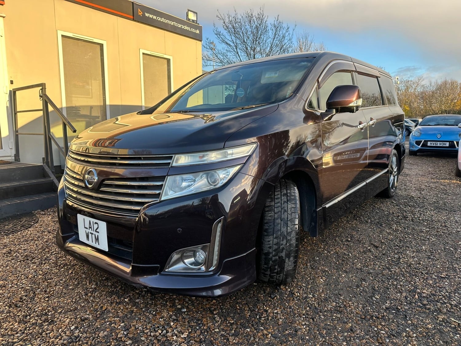 [ berth ]Nissan Elgrand