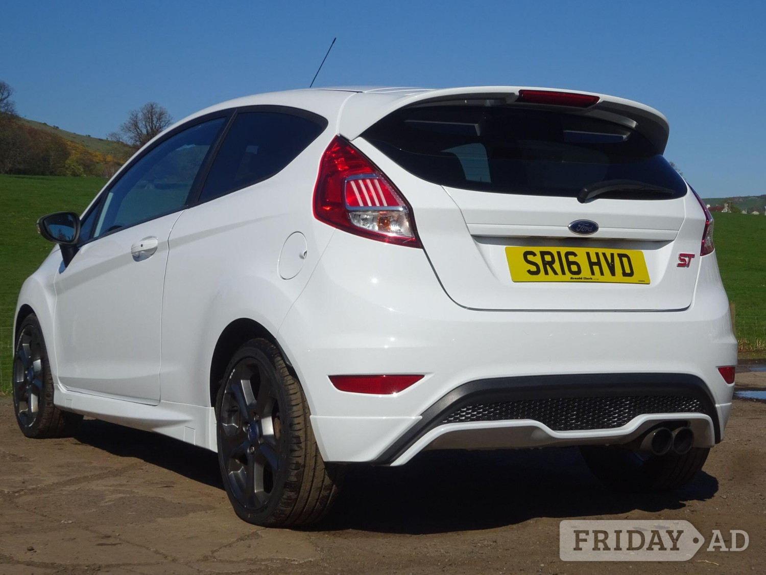 [ berth ]Ford Fiesta