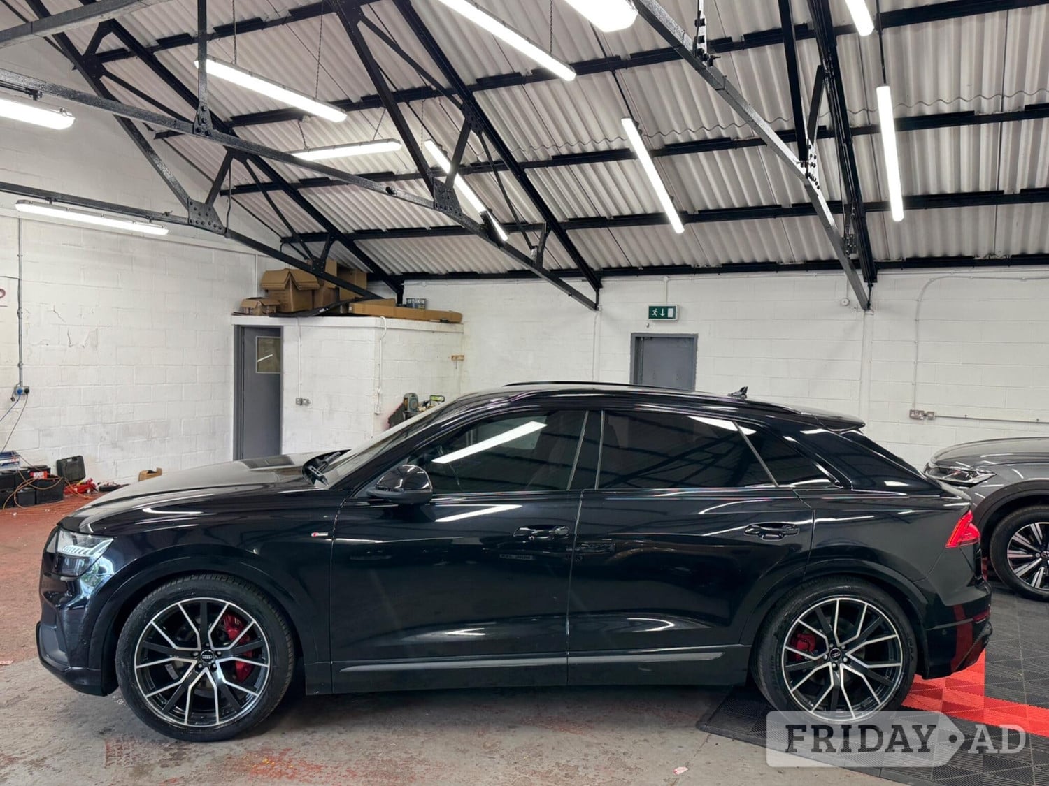 [ berth ]Audi Q8