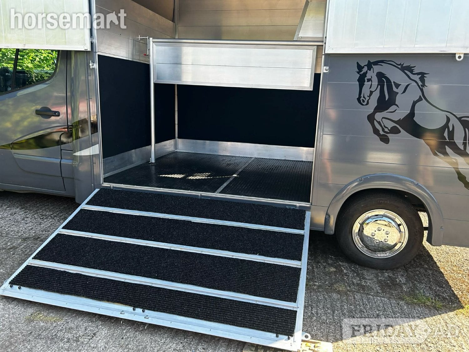 Custom  Nissan Horsebox - Trailers & Horseboxes