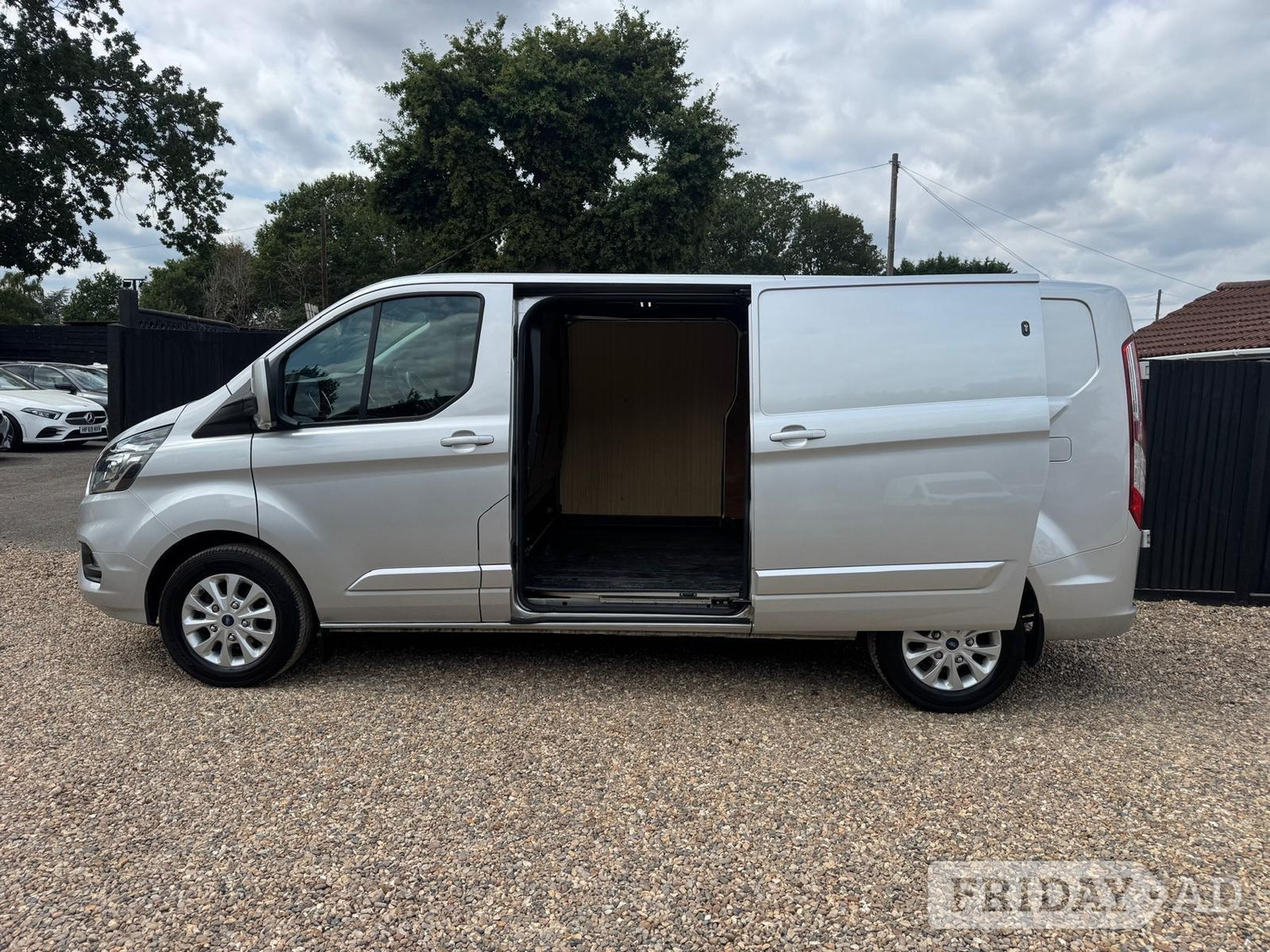 Ford Transit Custom 2023 - Vans & Commercial Vehicles in Addlestone