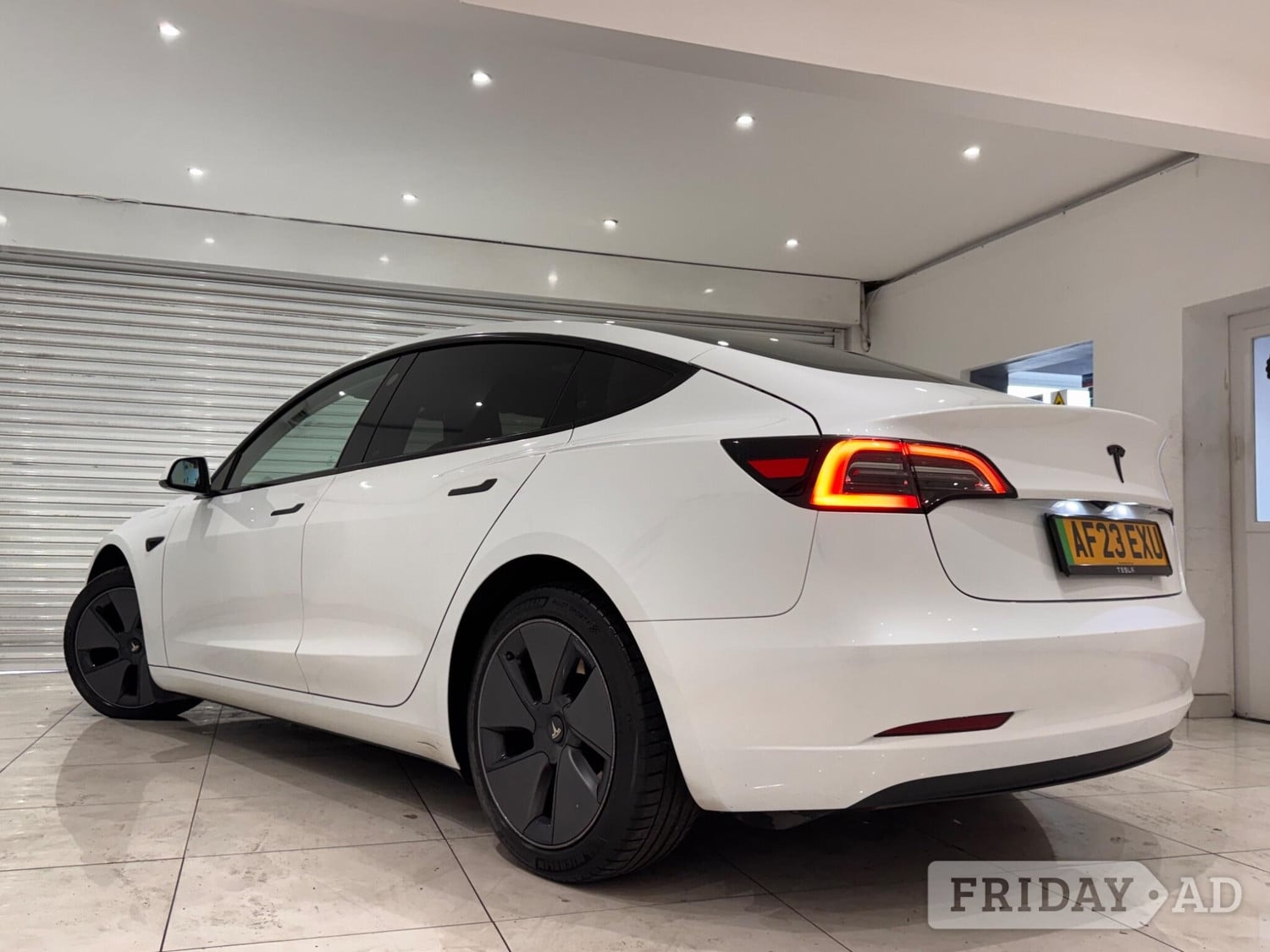 [ berth ]Tesla Model 3