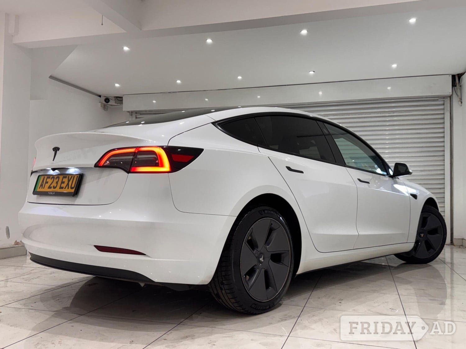 Tesla Model 3 2023 - Cars