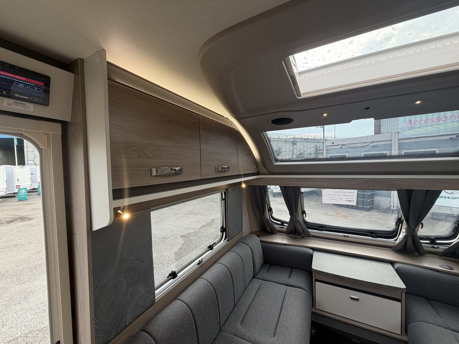 Swift Challenger 590 2027 - Motorhomes & Caravans