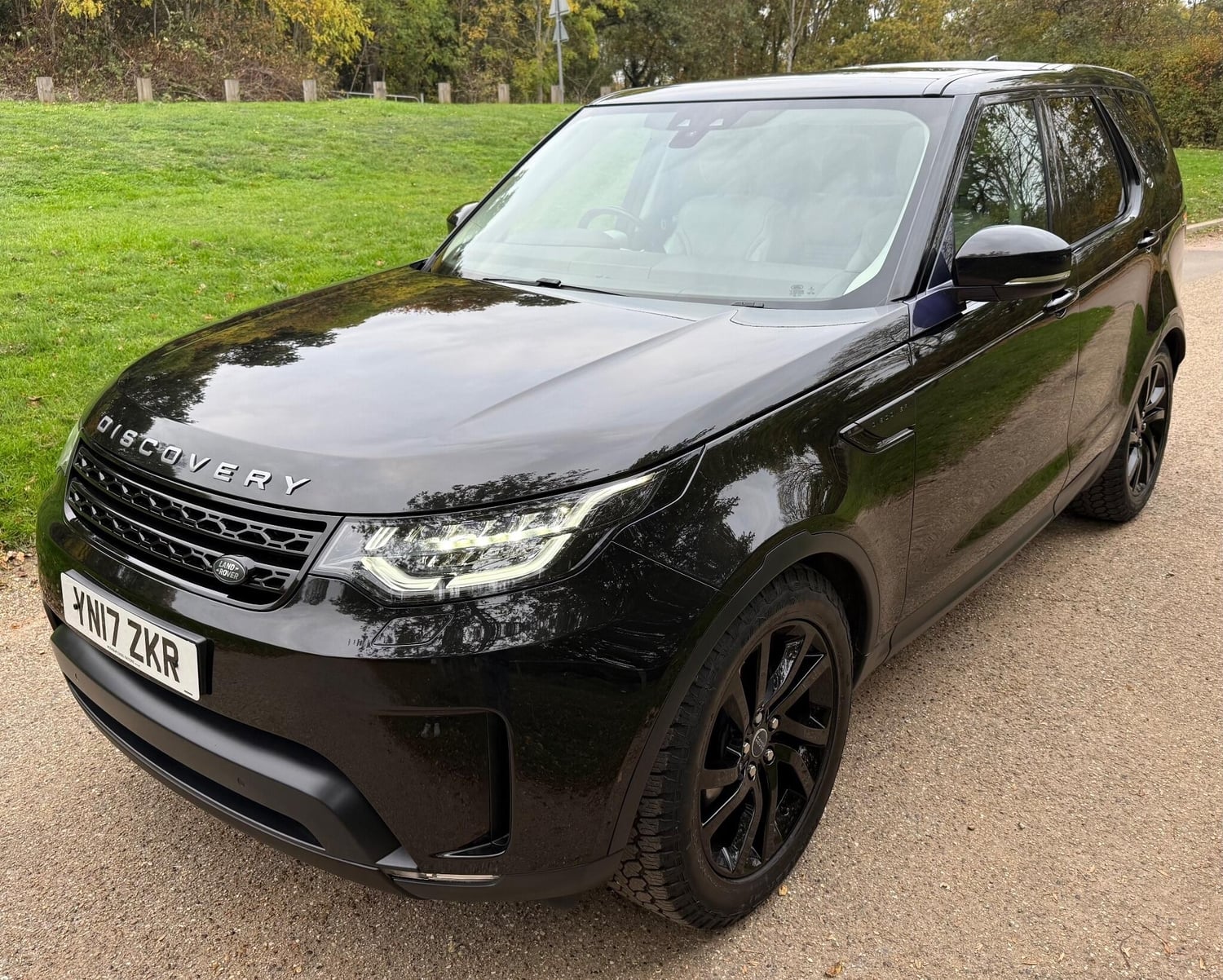 [ berth ]Land Rover Discovery
