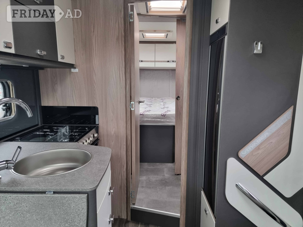 [4 berth ]Swift 594