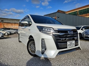 Toyota Voxy 2018
