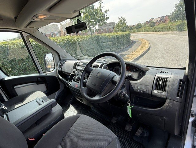 Equi-Trek Super Sonic Excel Peugeot Boxer Horsebox - Trailers & Horseboxes in Banbury