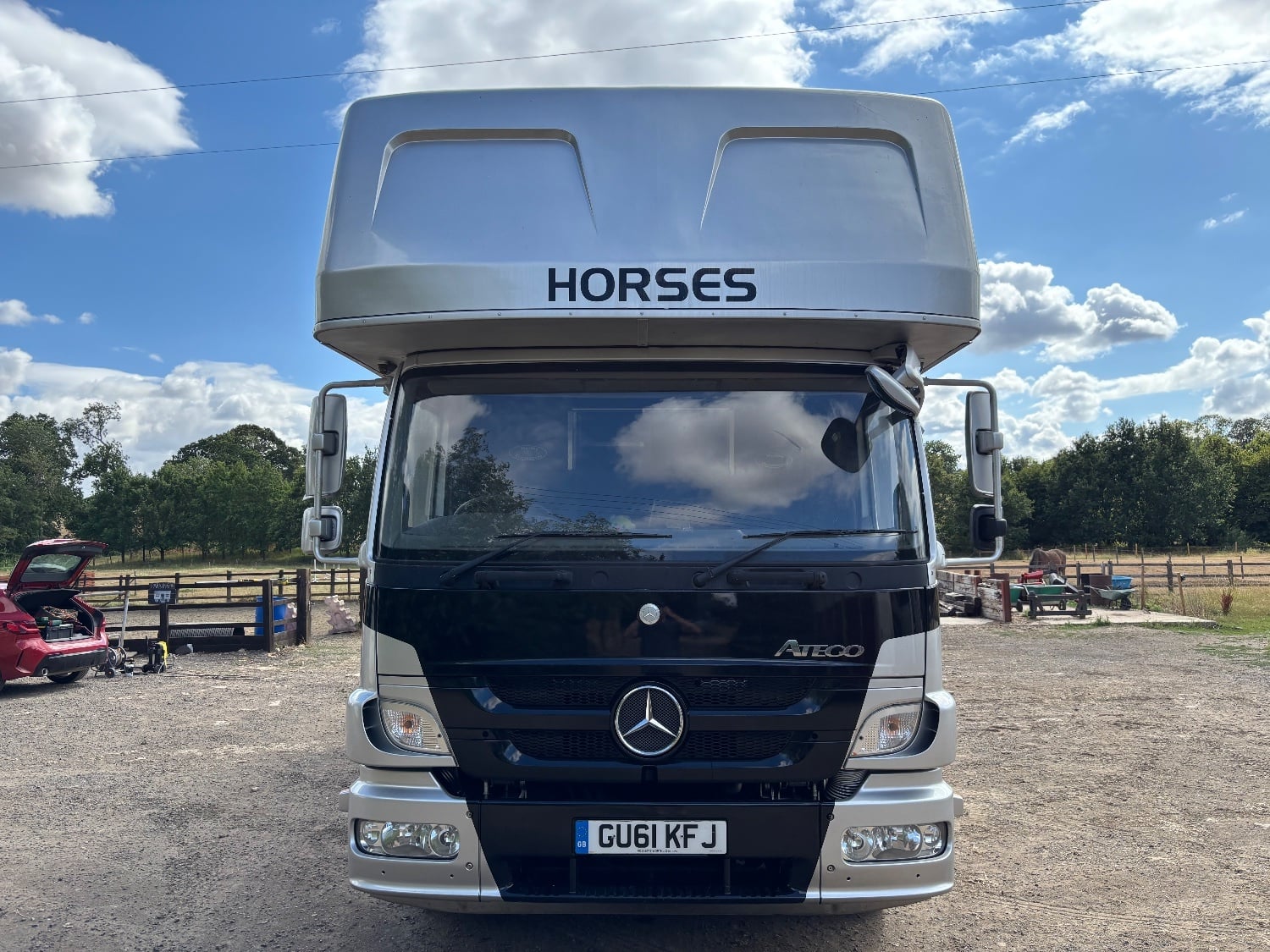 Hayling island   Mercedes Horsebox - Trailers & Horseboxes