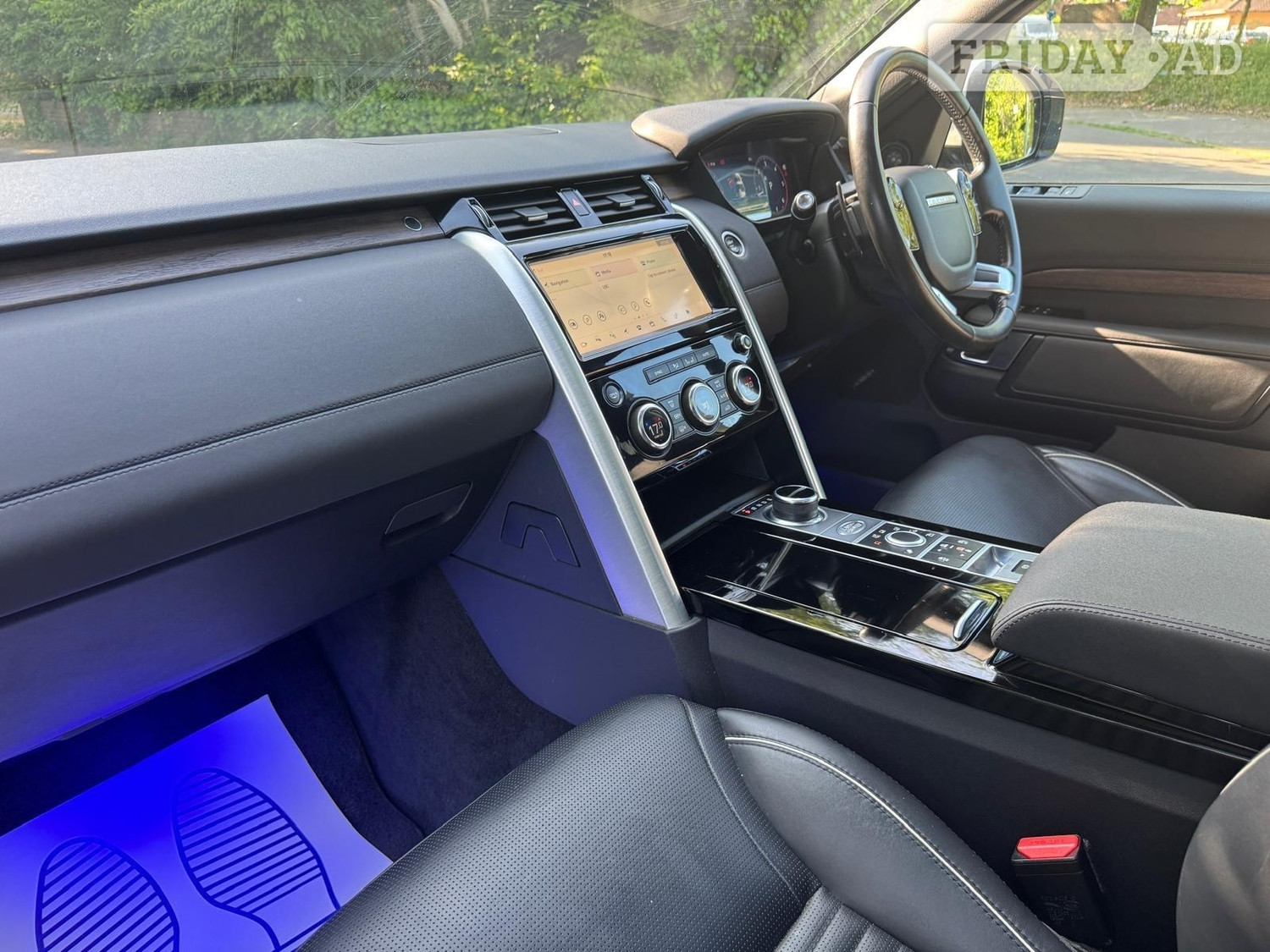 [ berth ]Land Rover Discovery