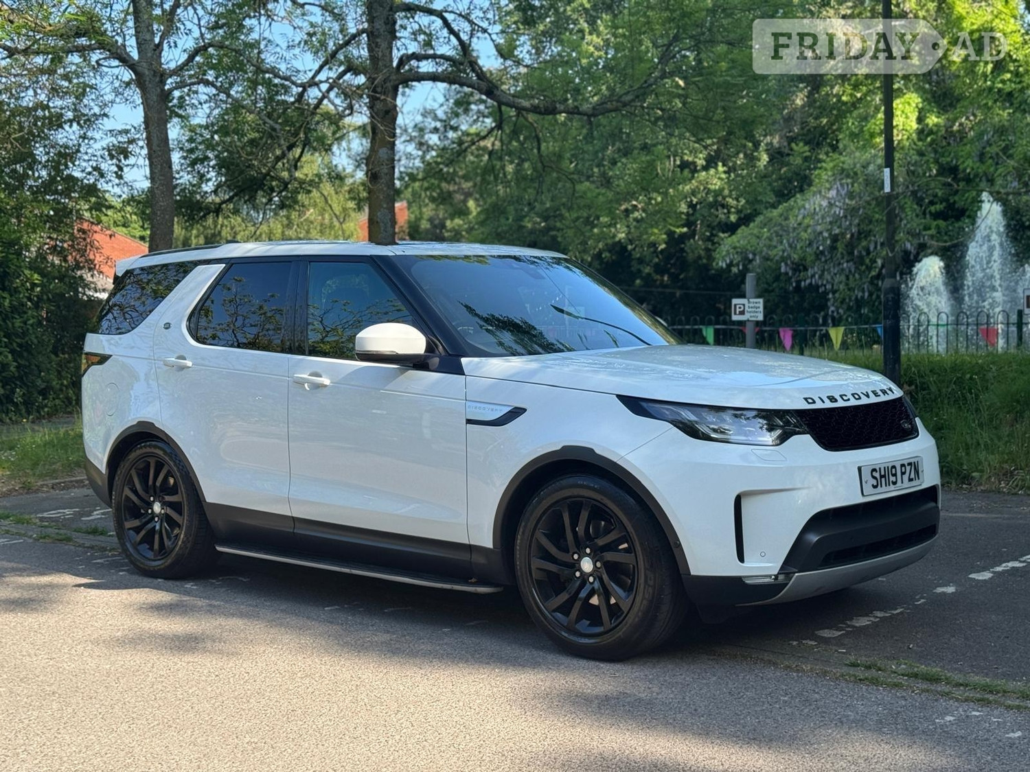 Land Rover Discovery 2019 in Uxbridge