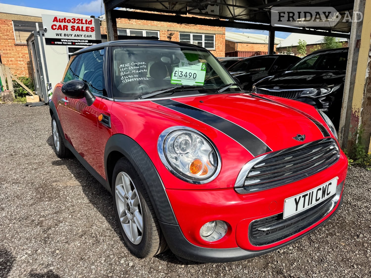 Mini Hatch 2011 in West Molesey
