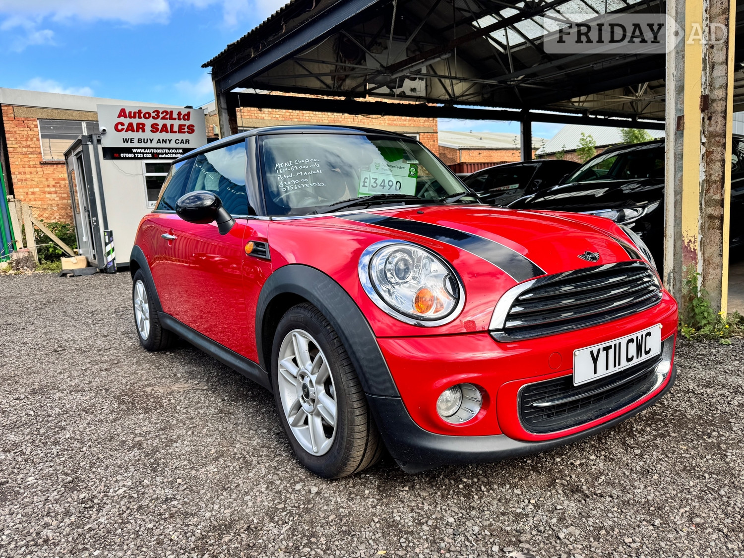 Mini Hatch 2011 in West Molesey
