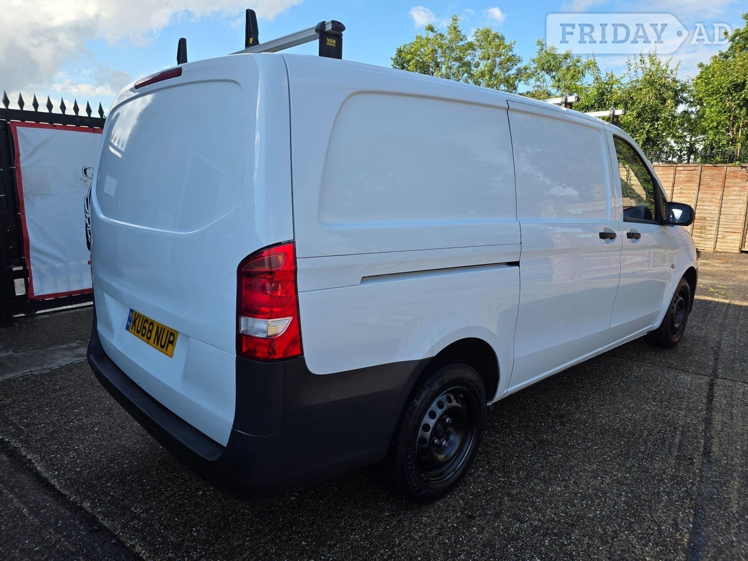 Mercedes-Benz Vito 2018 - Vans & Commercial Vehicles in Hounslow