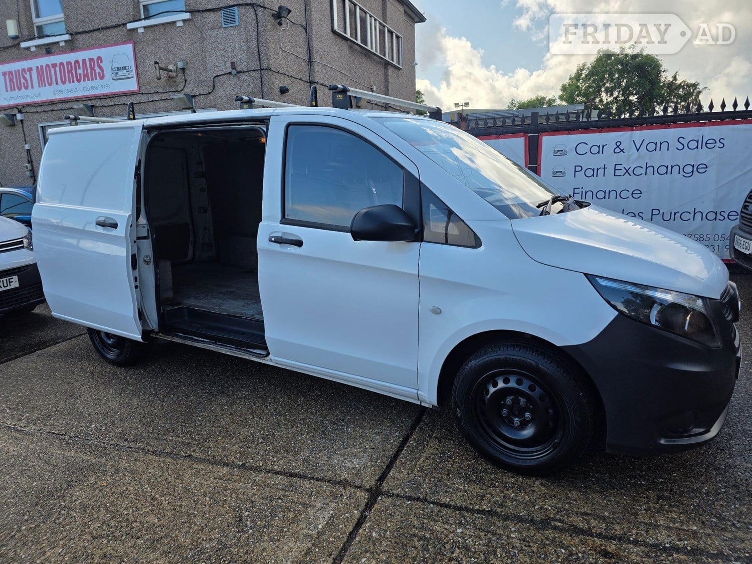 [ berth ]Mercedes-Benz Vito
