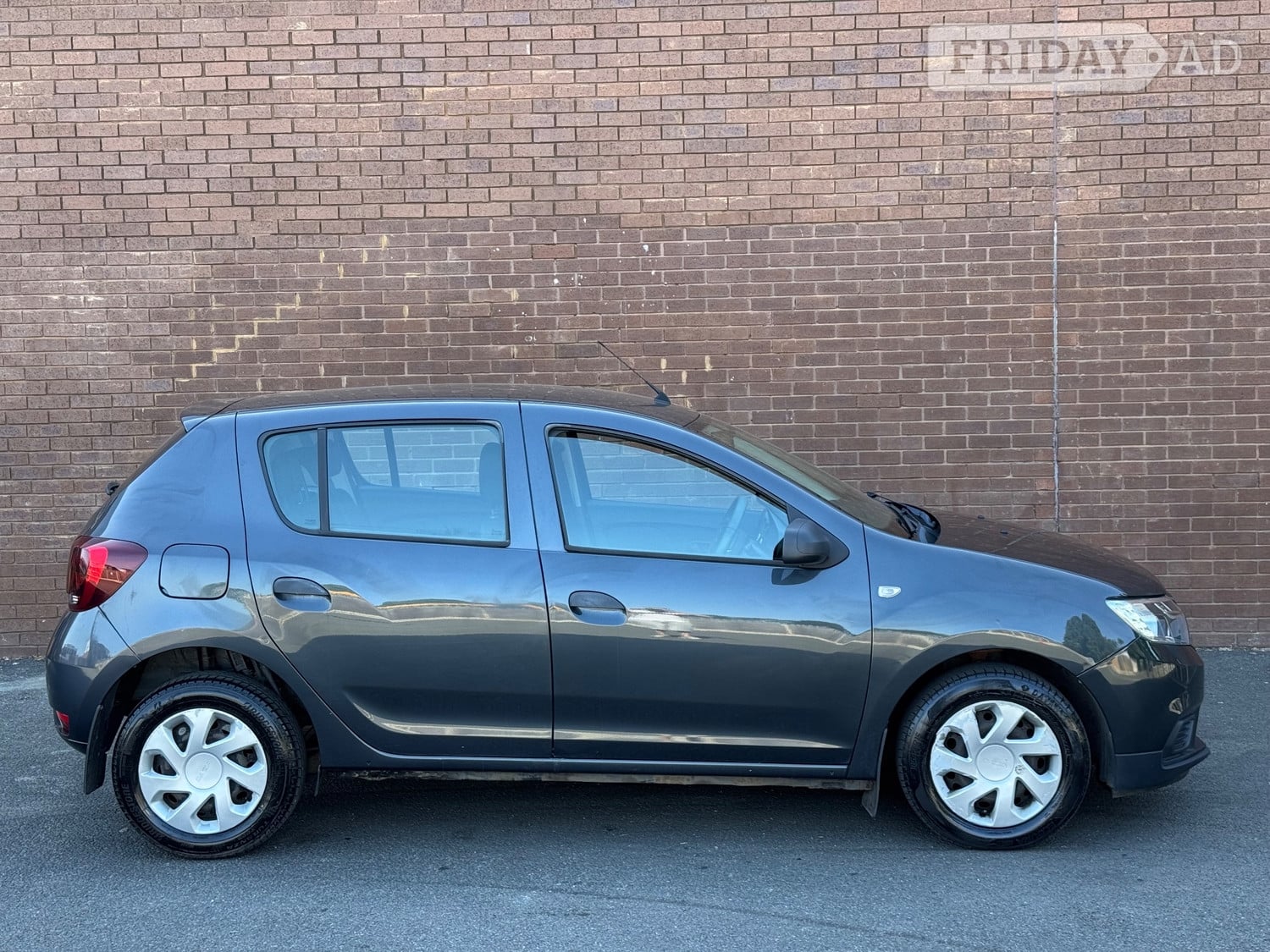 Dacia Sandero 2017 - Cars in Ashford