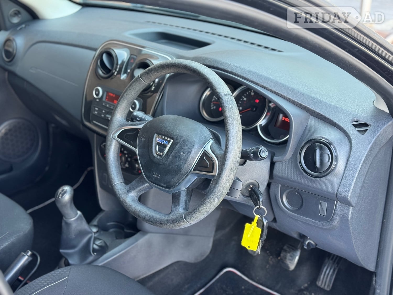 Dacia Sandero 2017 - Cars