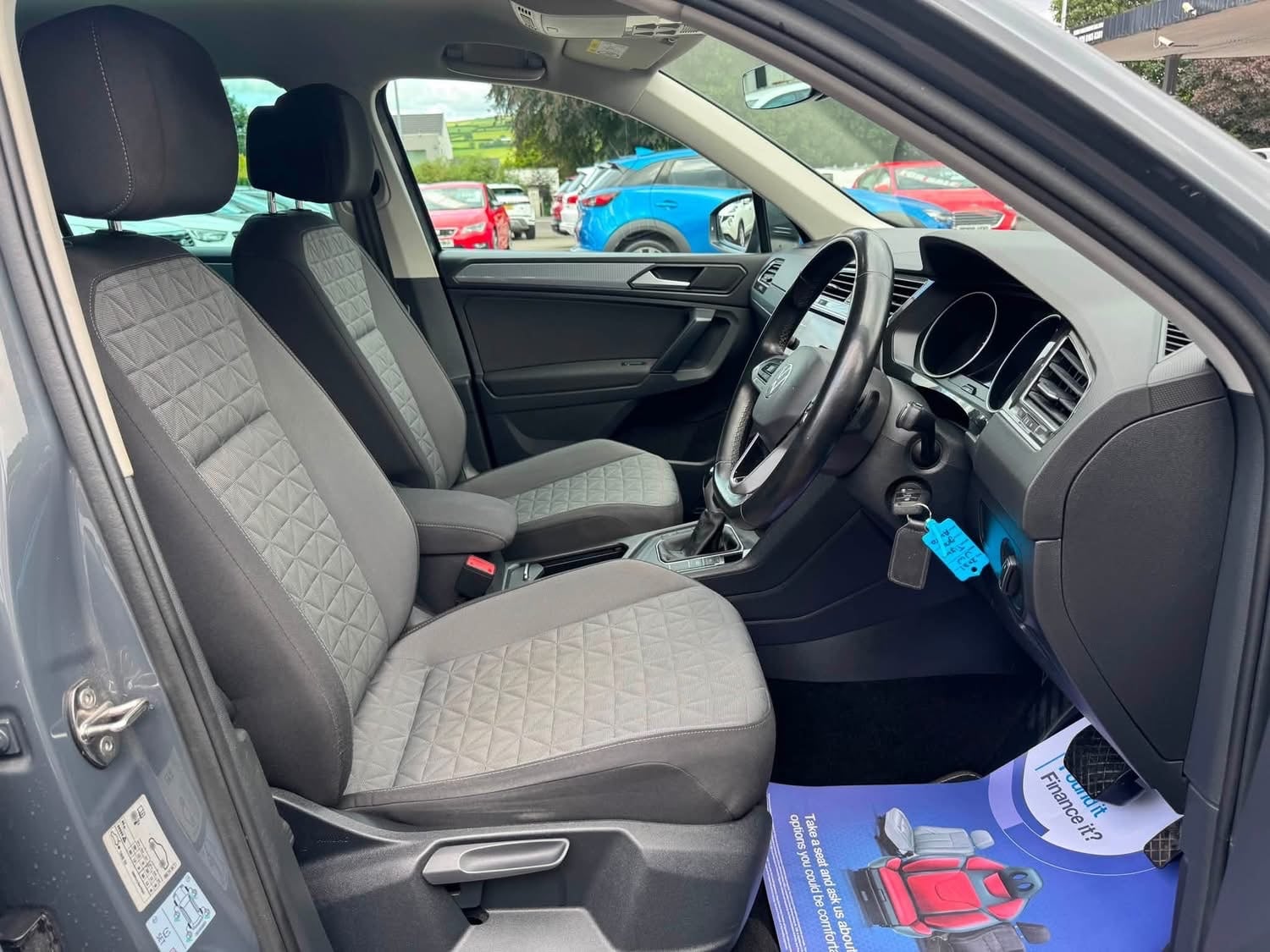 Volkswagen Tiguan 2021 - Cars