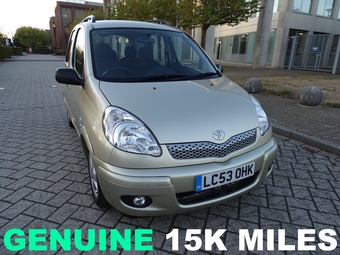 Toyota Yaris Verso 2003