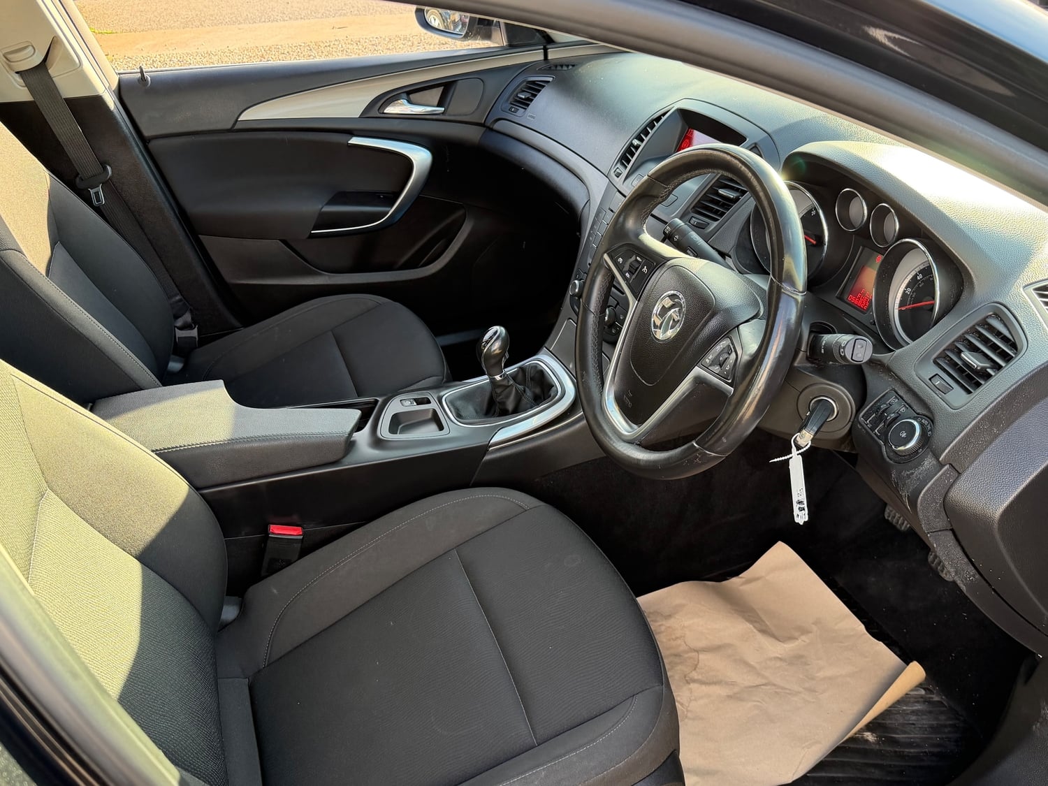 [ berth ]Vauxhall Insignia