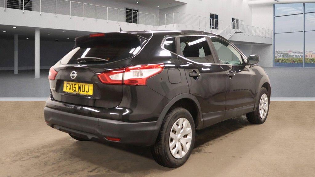 Nissan Qashqai 2015 - Cars in Hounslow