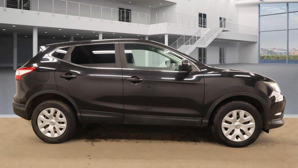 Nissan Qashqai 2015 - Cars