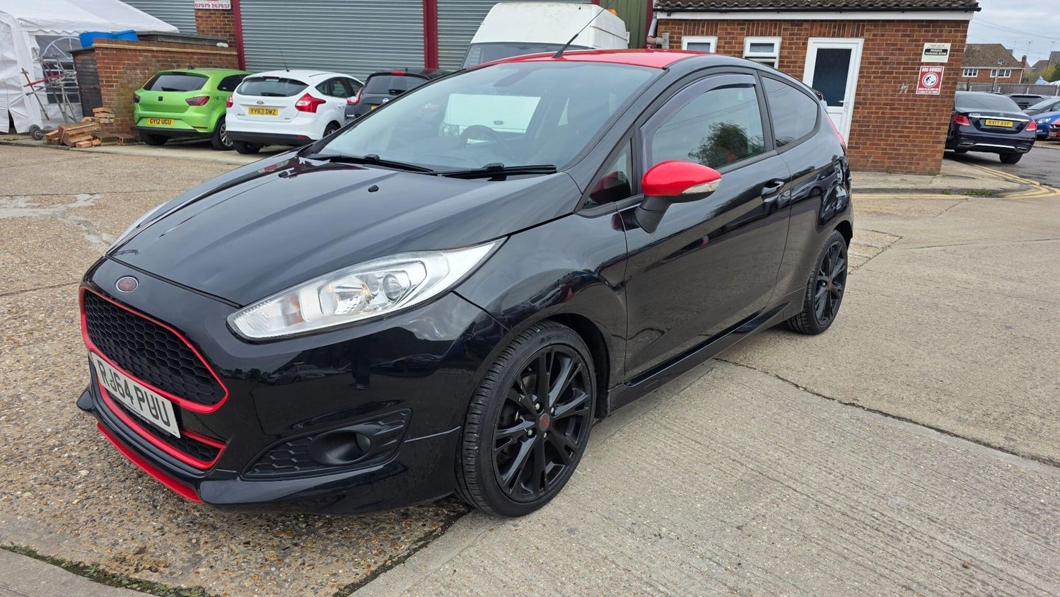 [ berth ]Ford Fiesta