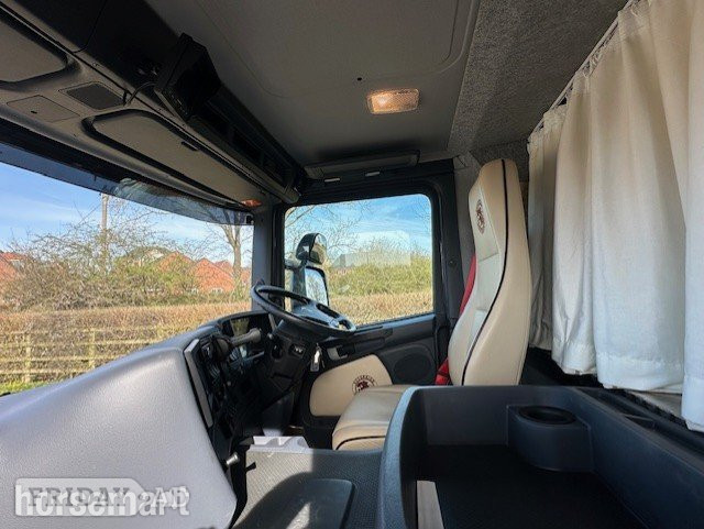 Sovereign Prince Scania Horsebox - Trailers & Horseboxes