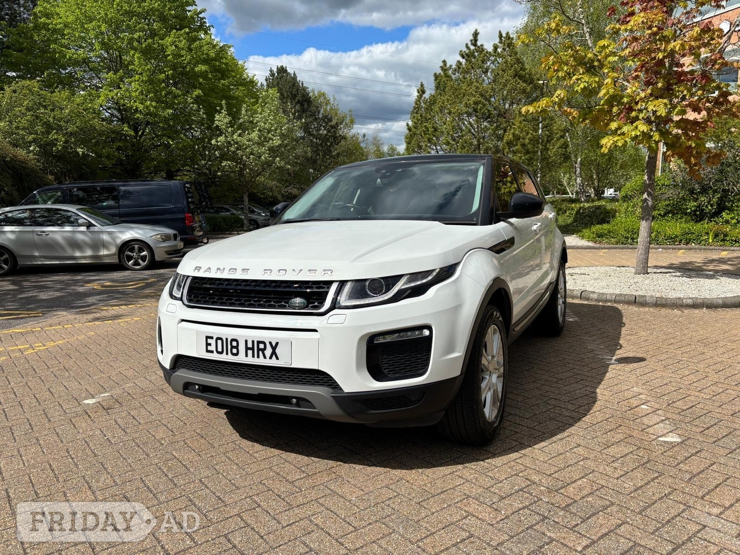 [ berth ]Land Rover Range Rover Evoque