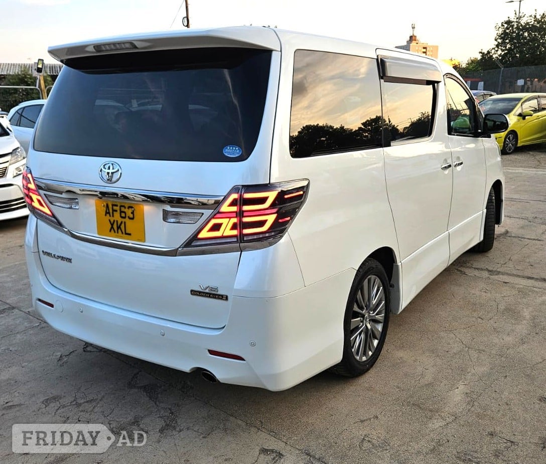 Toyota Vellfire 2014 - Cars in Peterborough