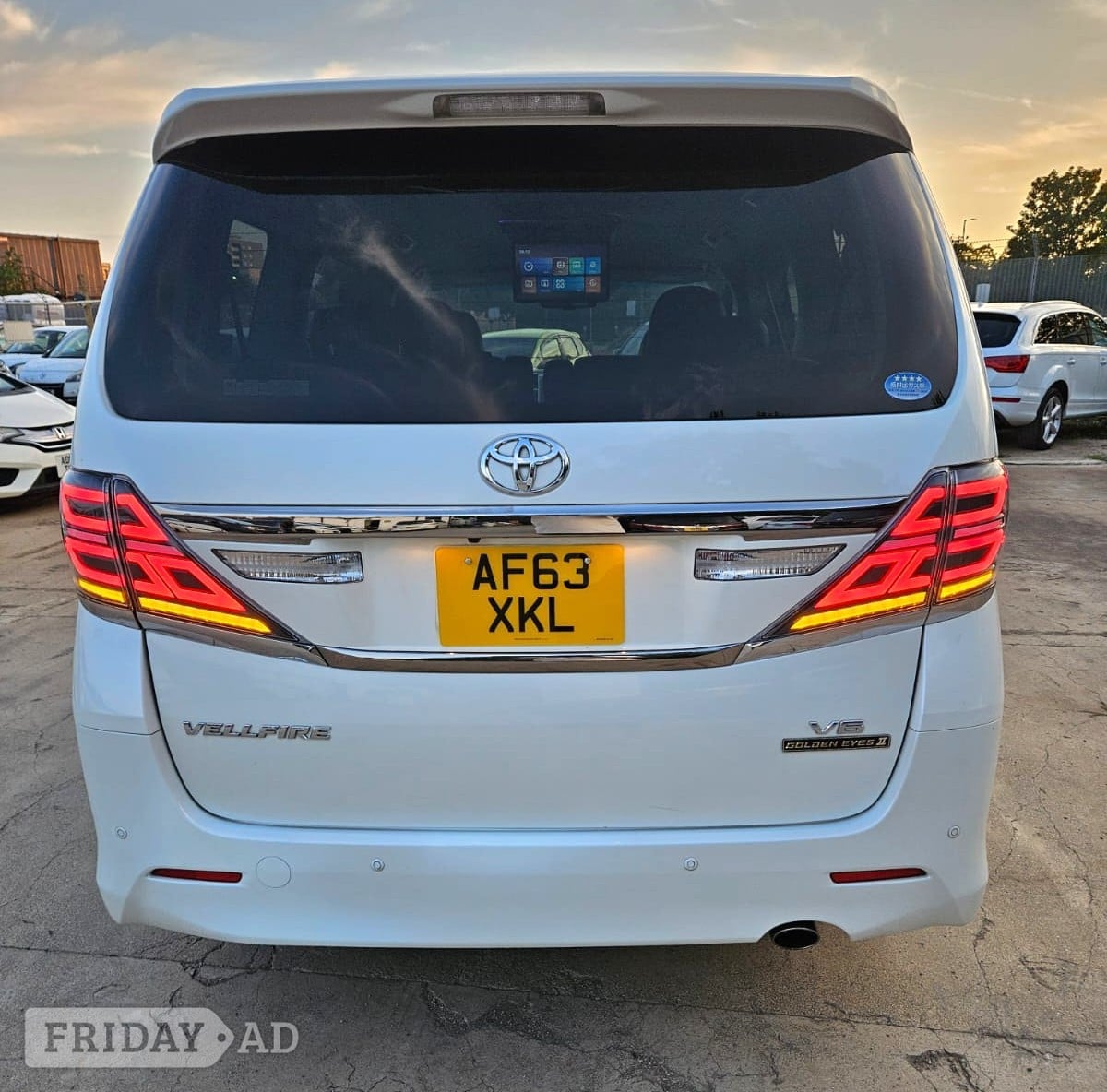 Toyota Vellfire 2014 - Cars
