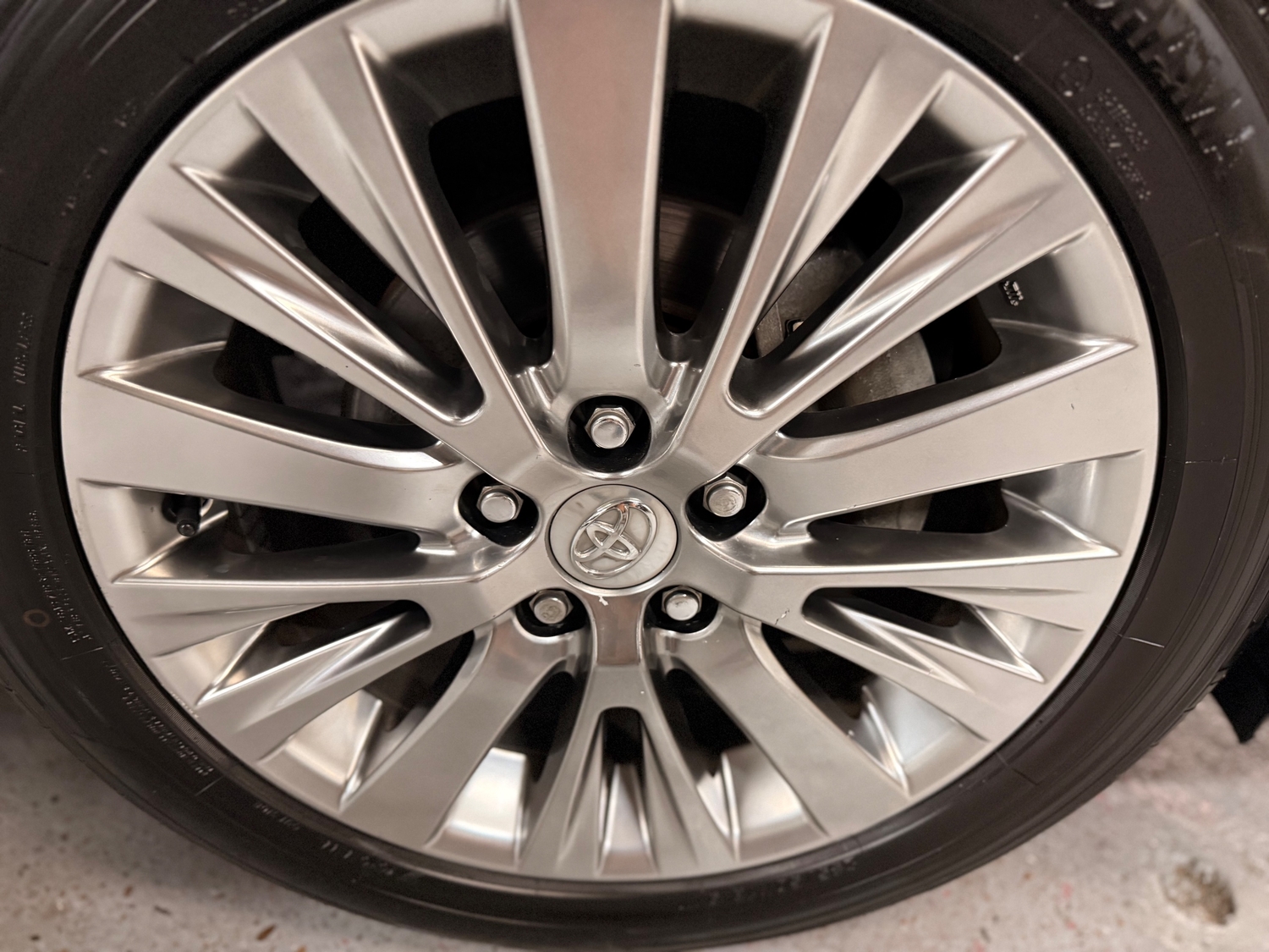 Toyota Velfire 2013 - Cars