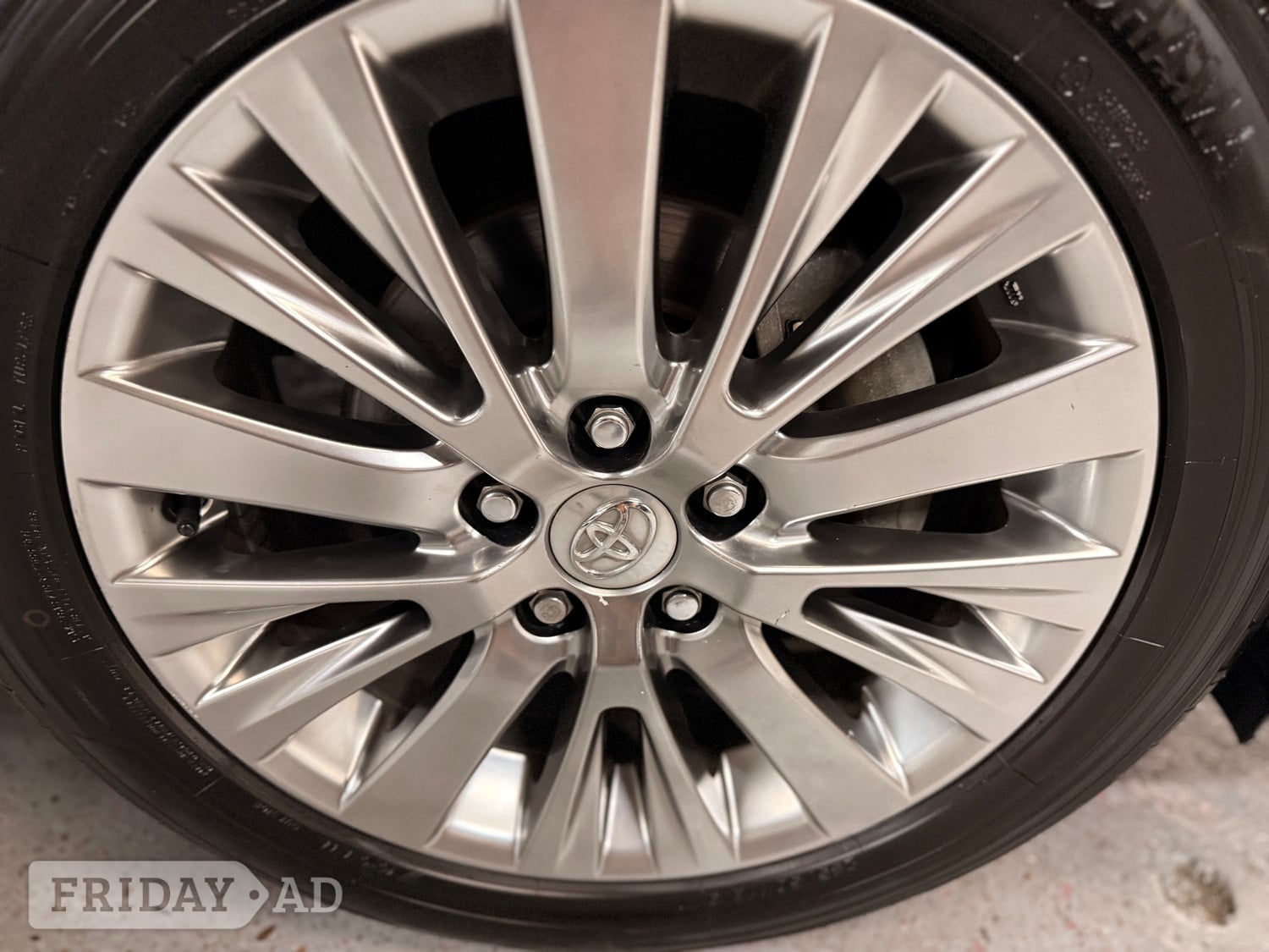 Toyota Velfire 2013 - Cars