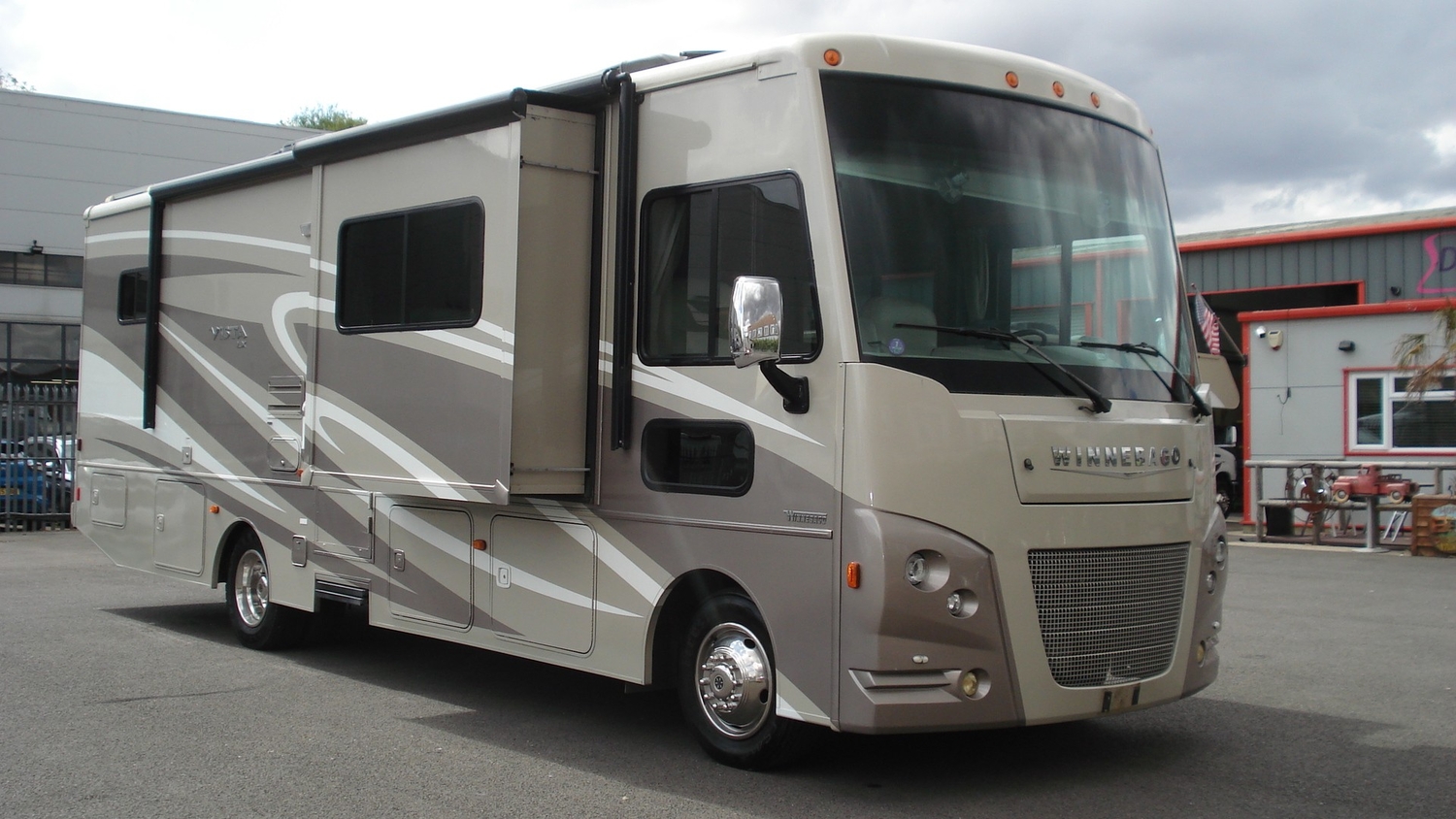 [ berth ]Winnebago Vista