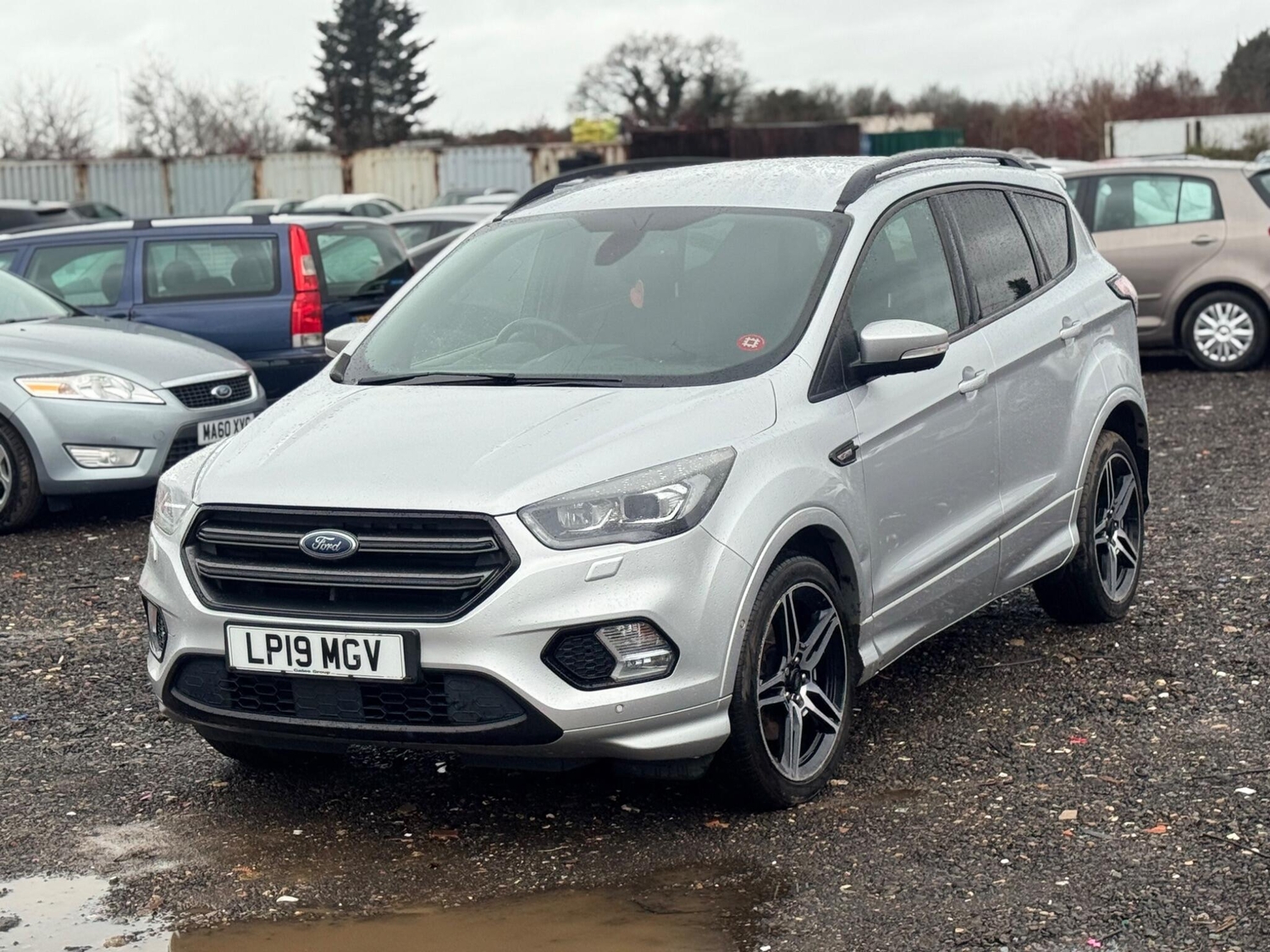 [ berth ]Ford Kuga
