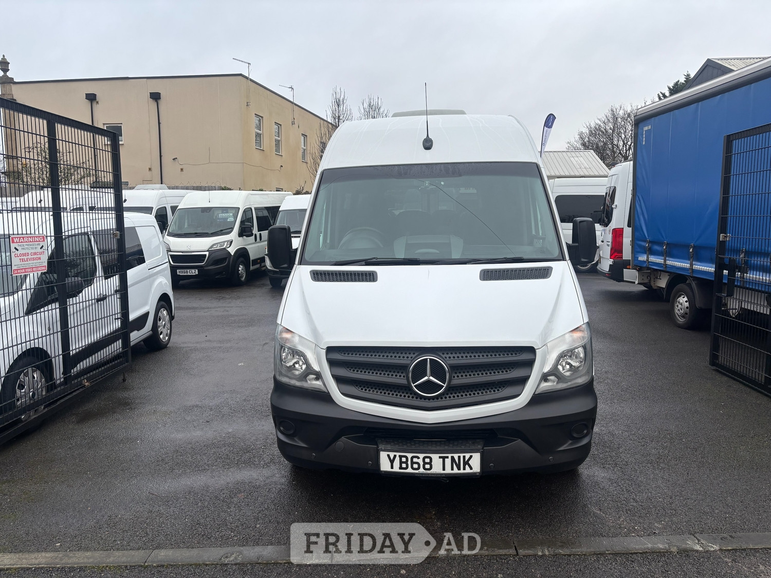 [ berth ]Mercedes-Benz Sprinter