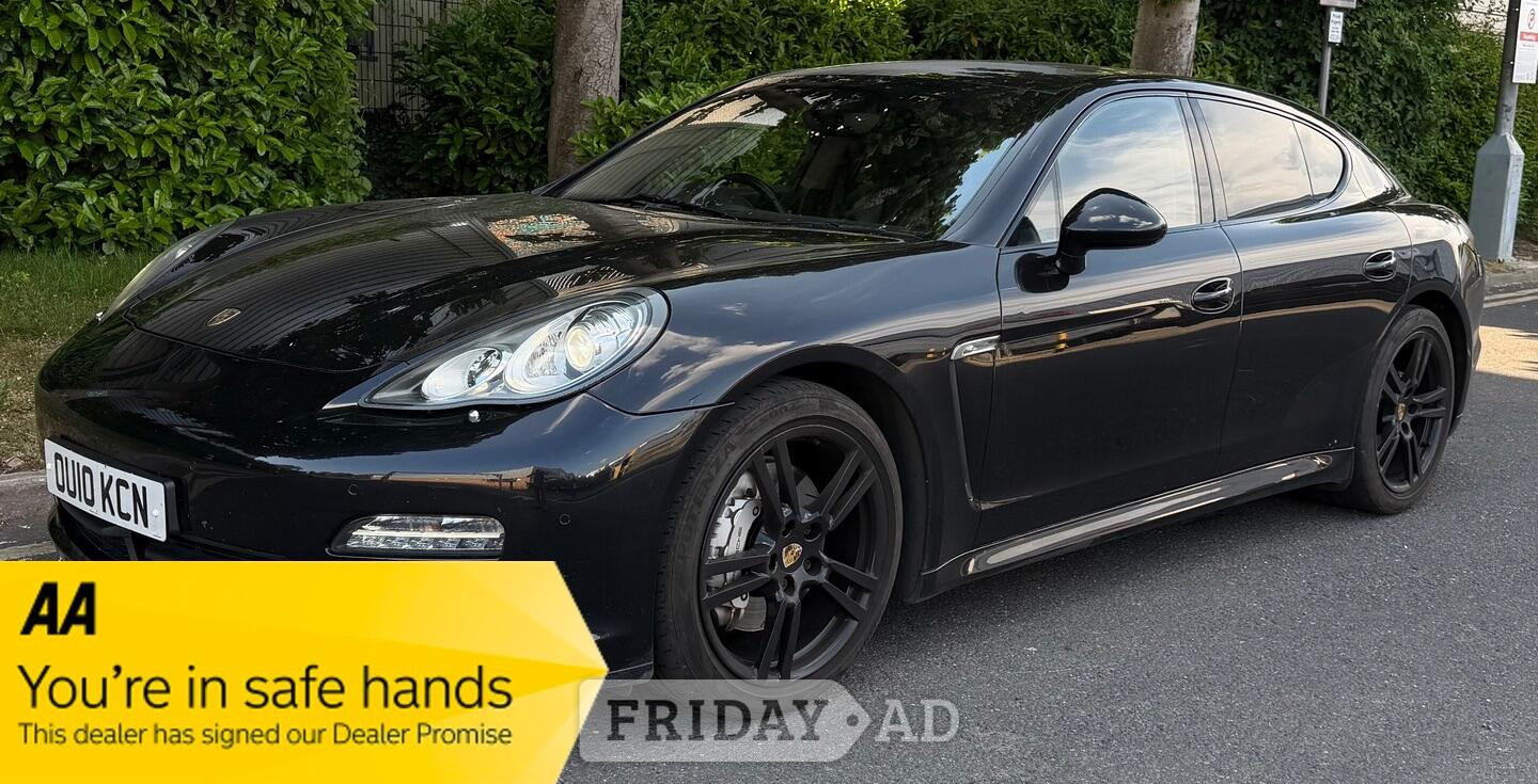 Porsche Panamera 2010 in Willesden