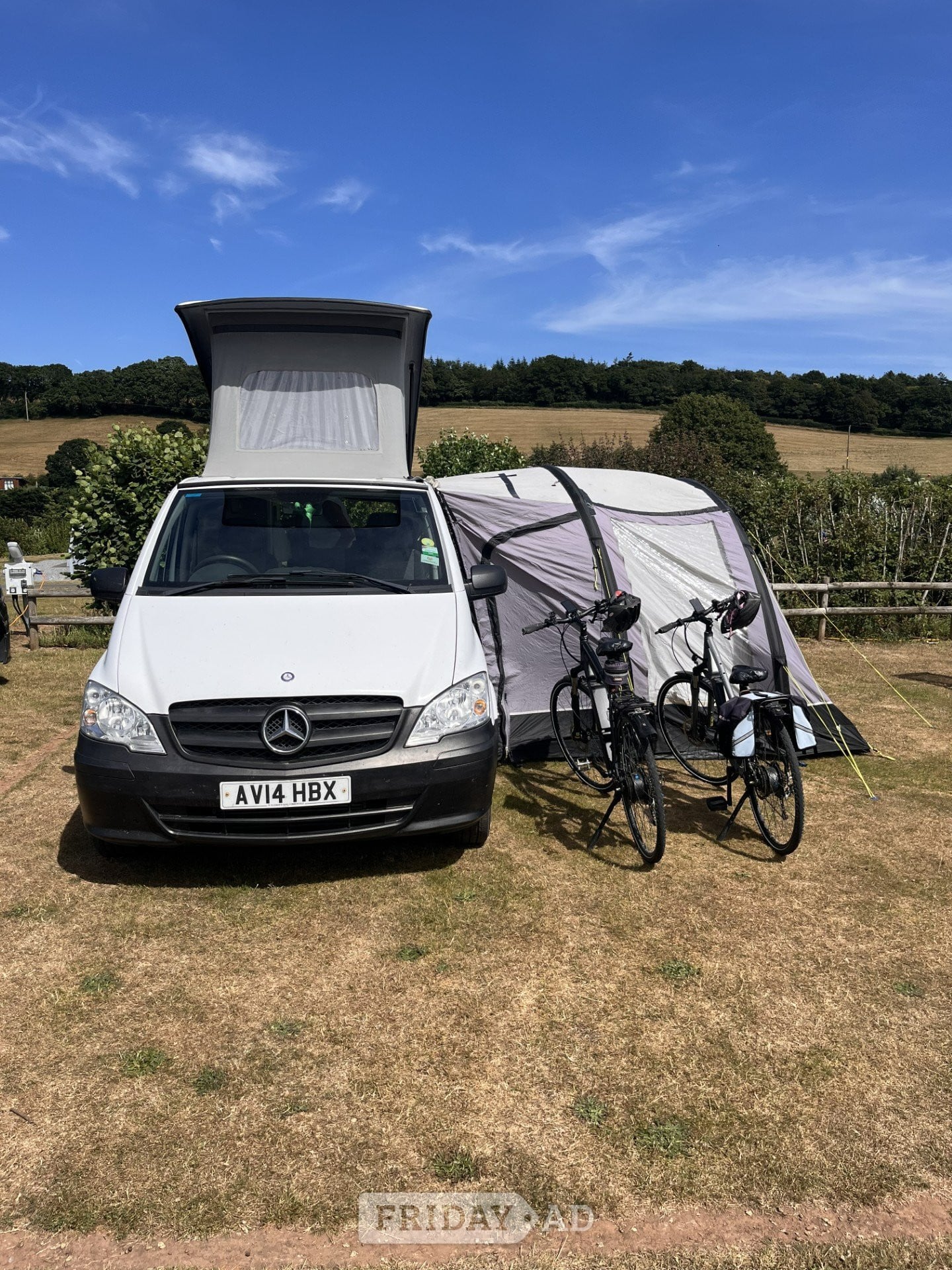 [ berth ]Mercedes-Benz Vito Campervan Conversion