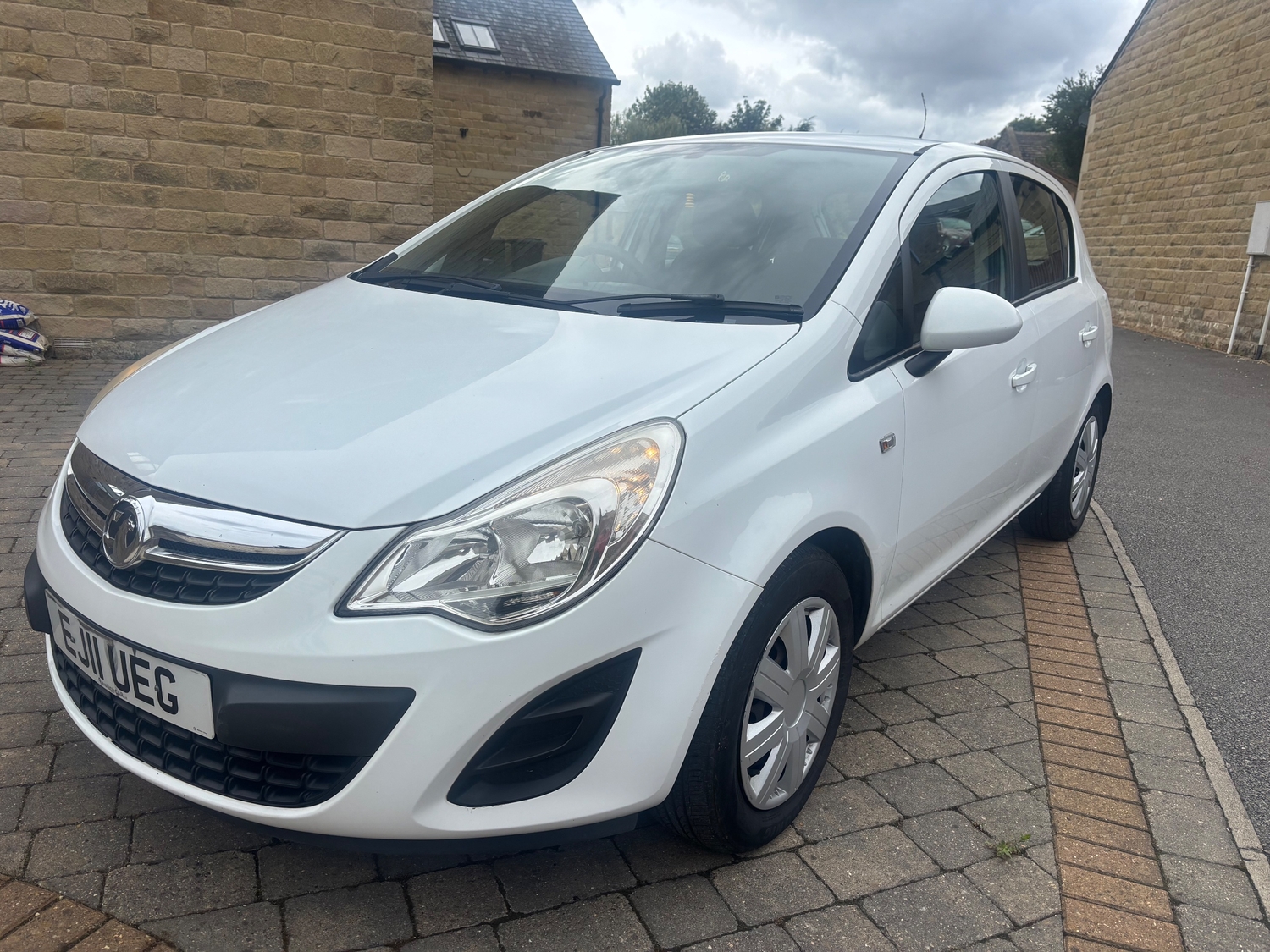 Vauxhall Corsa 2011 - Cars in Leeds