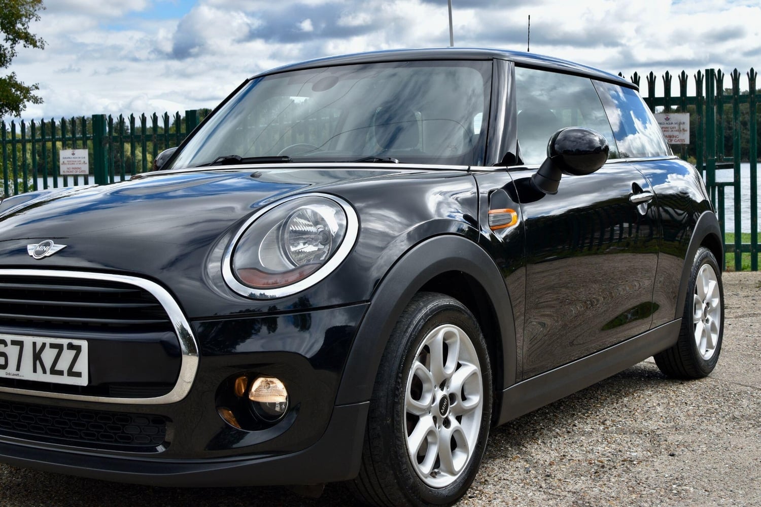 Mini Hatch 2017 - Cars in Reading